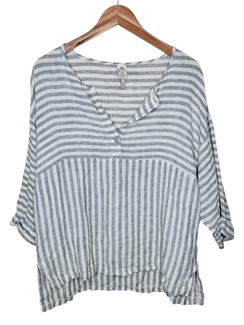XCVI Linen Oversized Striped V-Neck Top Size Small Cream Gray Artsy Lagenlook